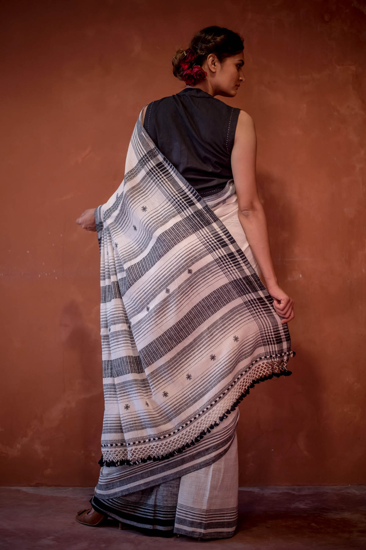 The Indian Ethnic Co's Cotton Bhujodi Handwoven Saree – THE INDIAN ETHNIC  CO.